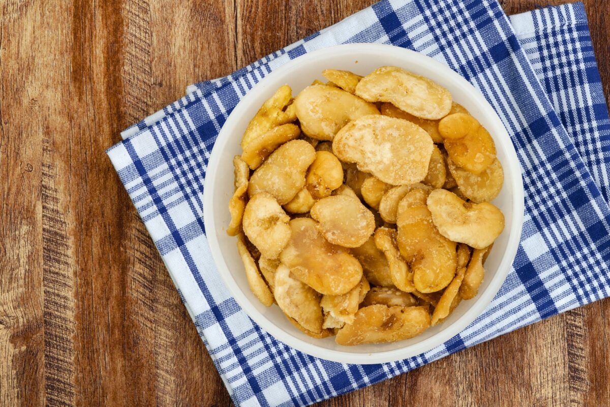 A bowl of dried broad beans