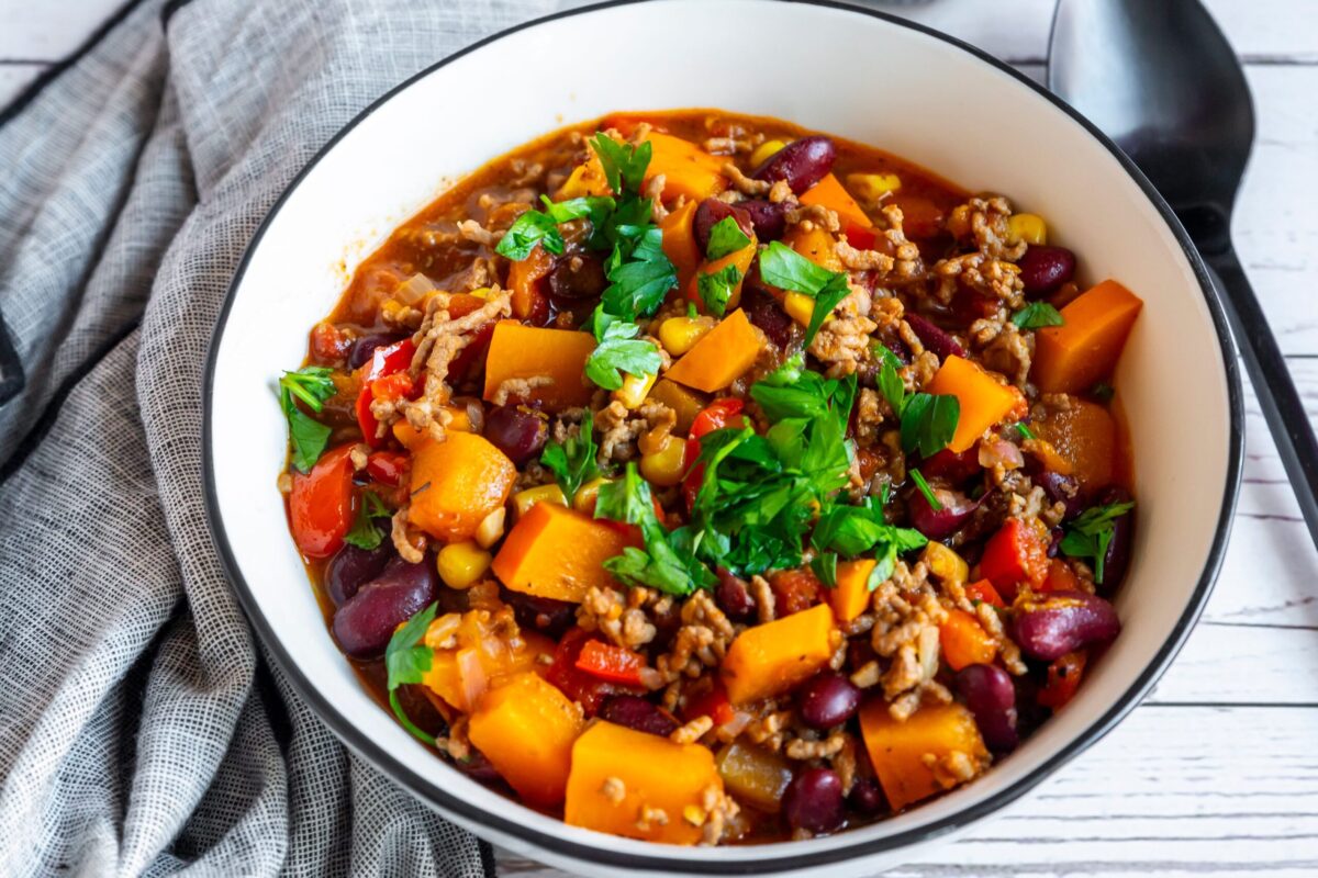 A hearty stew made with kidney beans and vegetables.